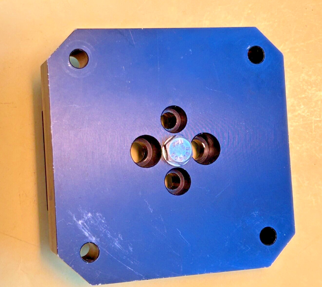 Edmund Scientific 4″ x 4″ x 3/4″ aluminum baseplate with mounting holes