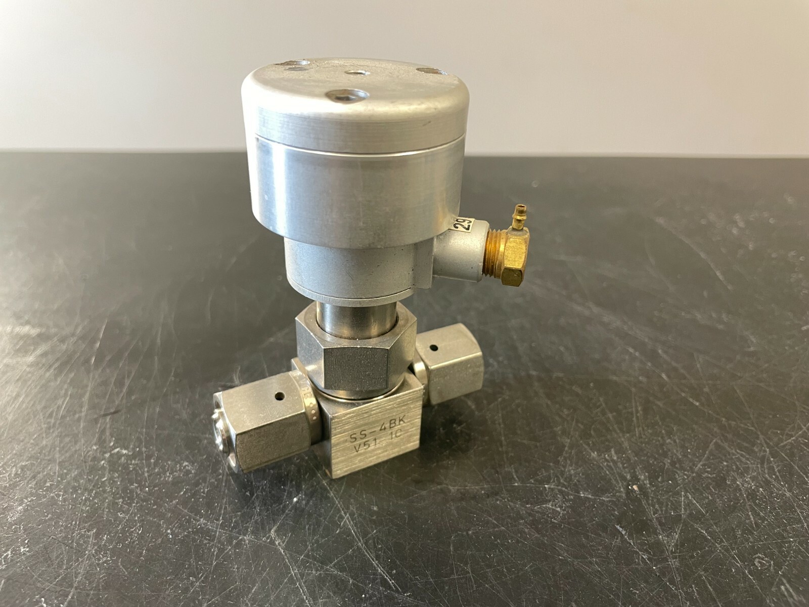 Swagelock Nupro SS-4BK-V51-1C Bellows Valve