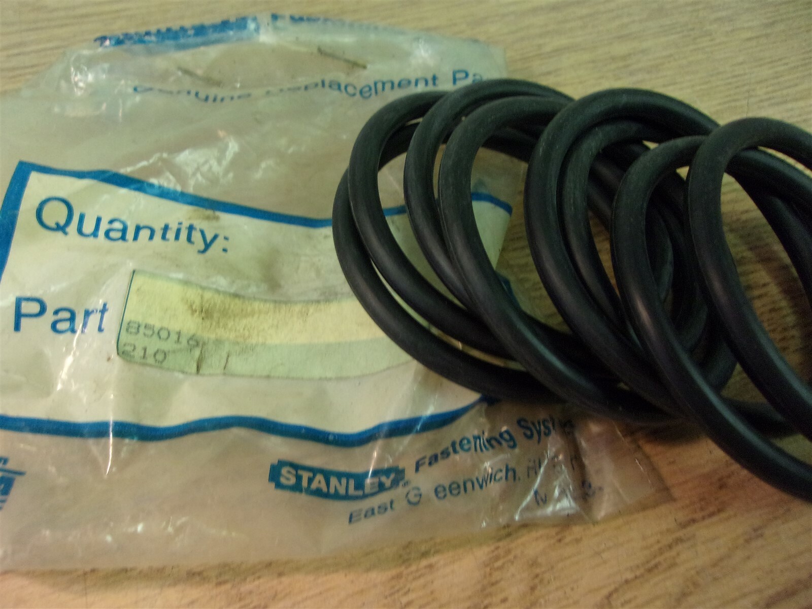 NEW Stanley 85016 210 O-Ring Seals, Lot of 8 *FREE SHIPPING*