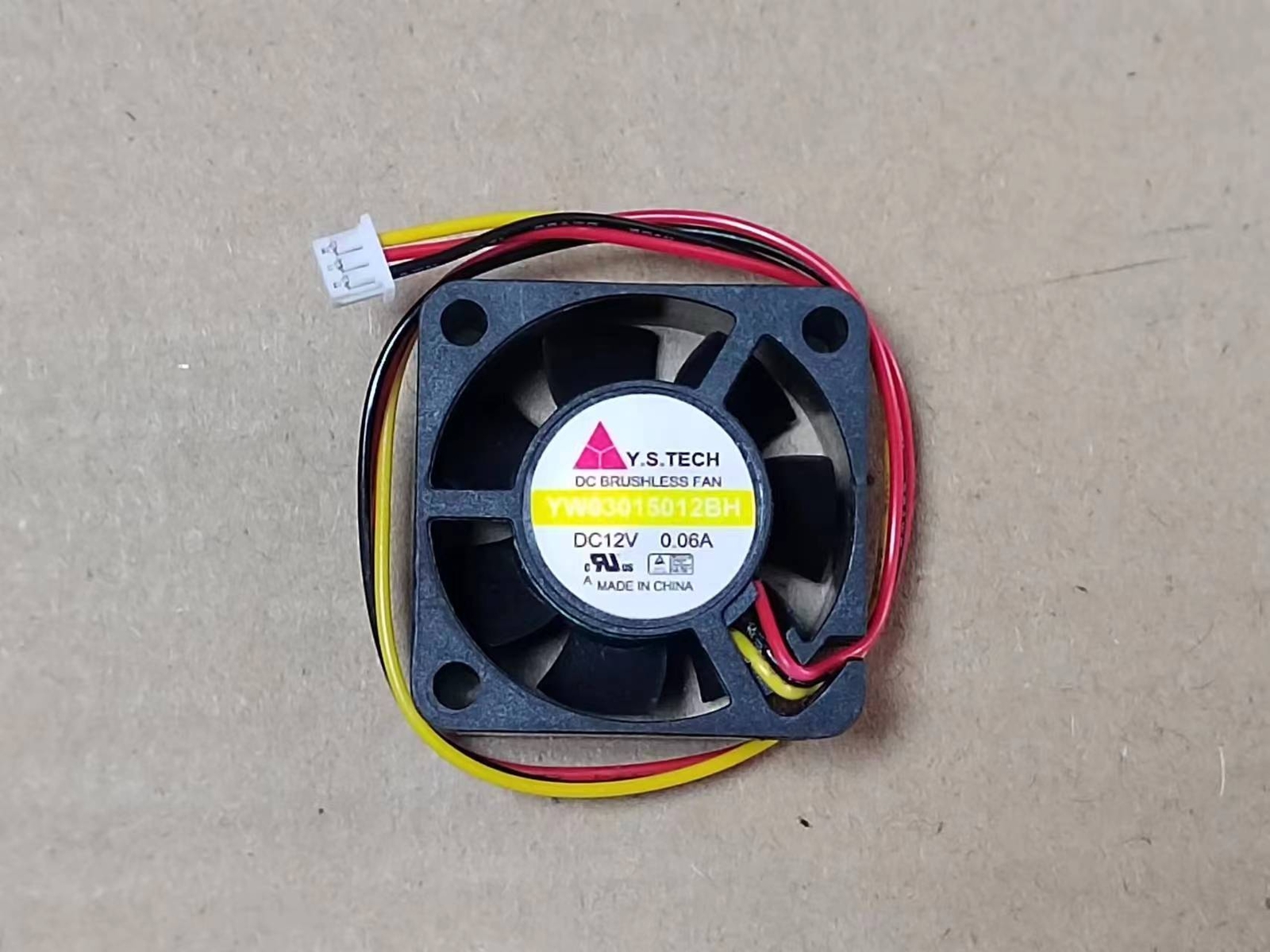 Y.S.TECH YW03015012BH DC12V 0.06A 3CM hard disk box graphics card cooling fan