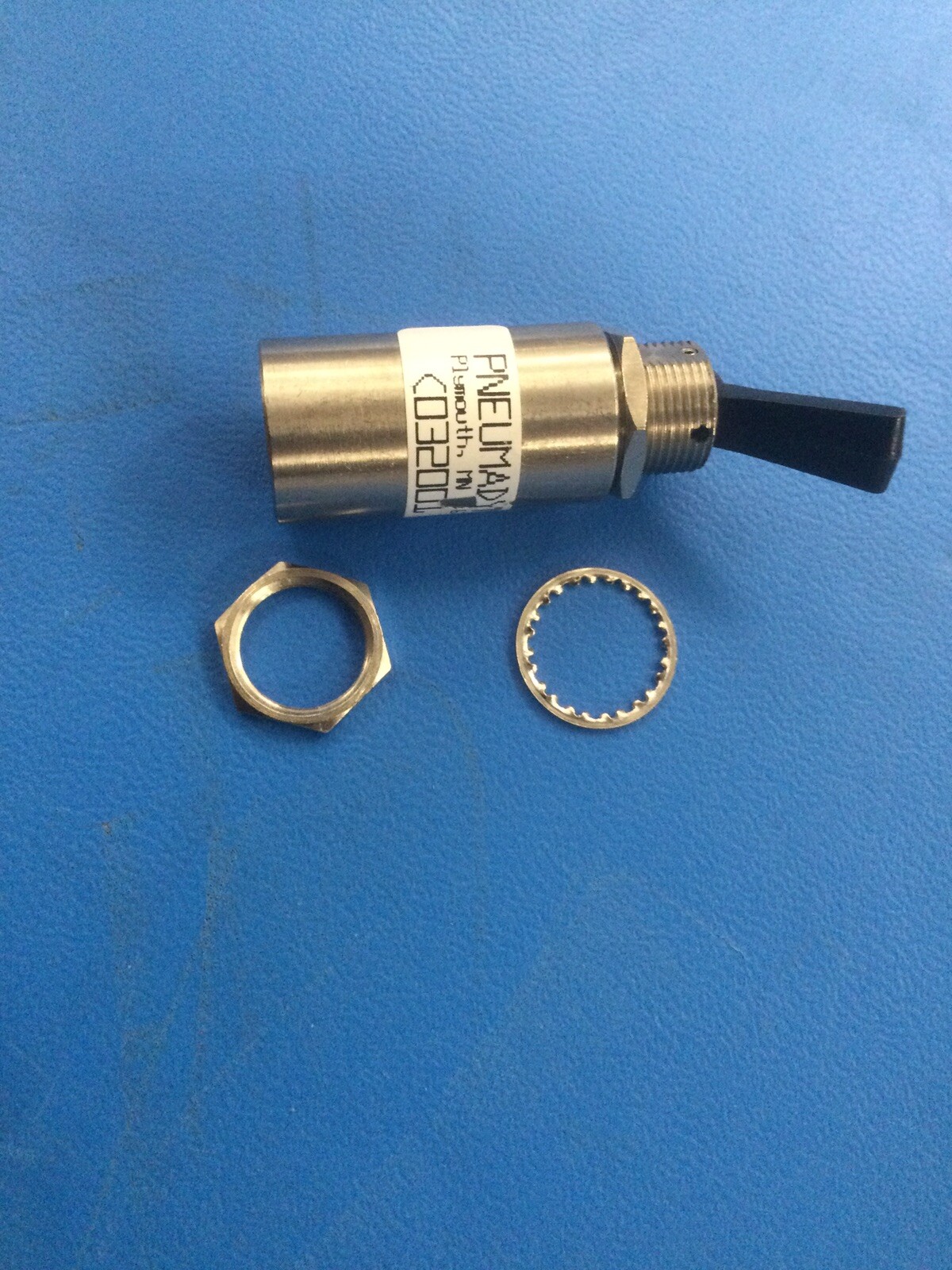 301050-001 Pneumadyne MNL 2-3 way Toggle Switch
