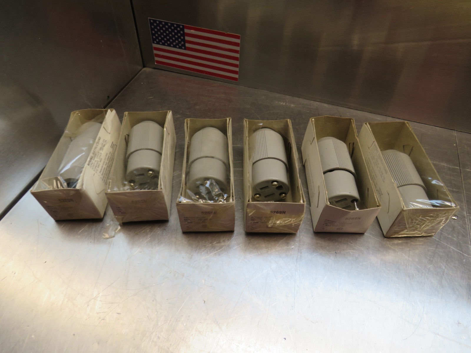 Arrow Hart 5269N Connector 2-Pole 15A (Lot of 6)