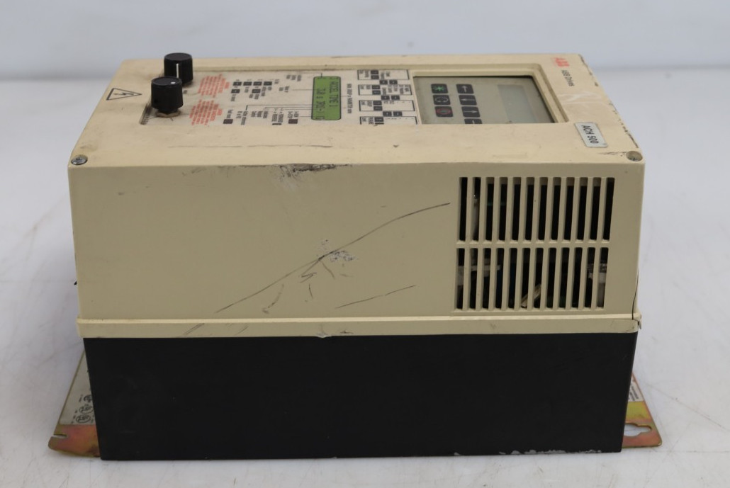 ABB ACH501-007-4-00P2 7.5HP 0-500V-AC 0-500HZ 11A AC MOTOR DRIVE D543787