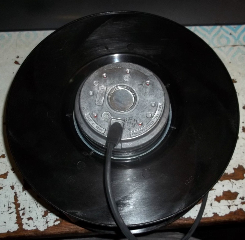EBMPAPST R2E225-BE47-18 *M2E068-EC 230V 50HZ 0.60A 135W FAN IMPELLER (OO1)