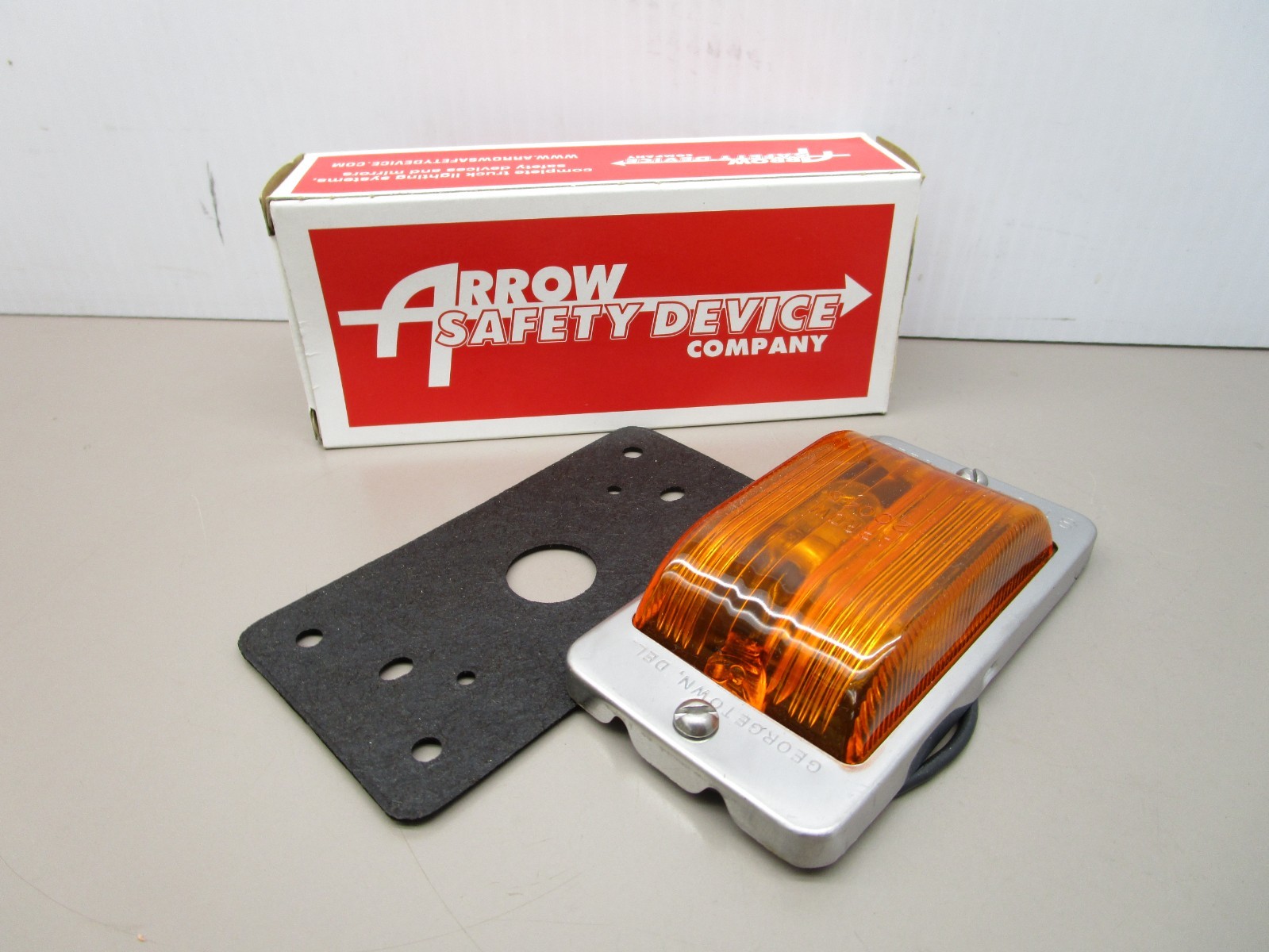 Arrow 048-75-312 No.48 Clearance Lamp Assembly Amber / Chrome 20045 Lens