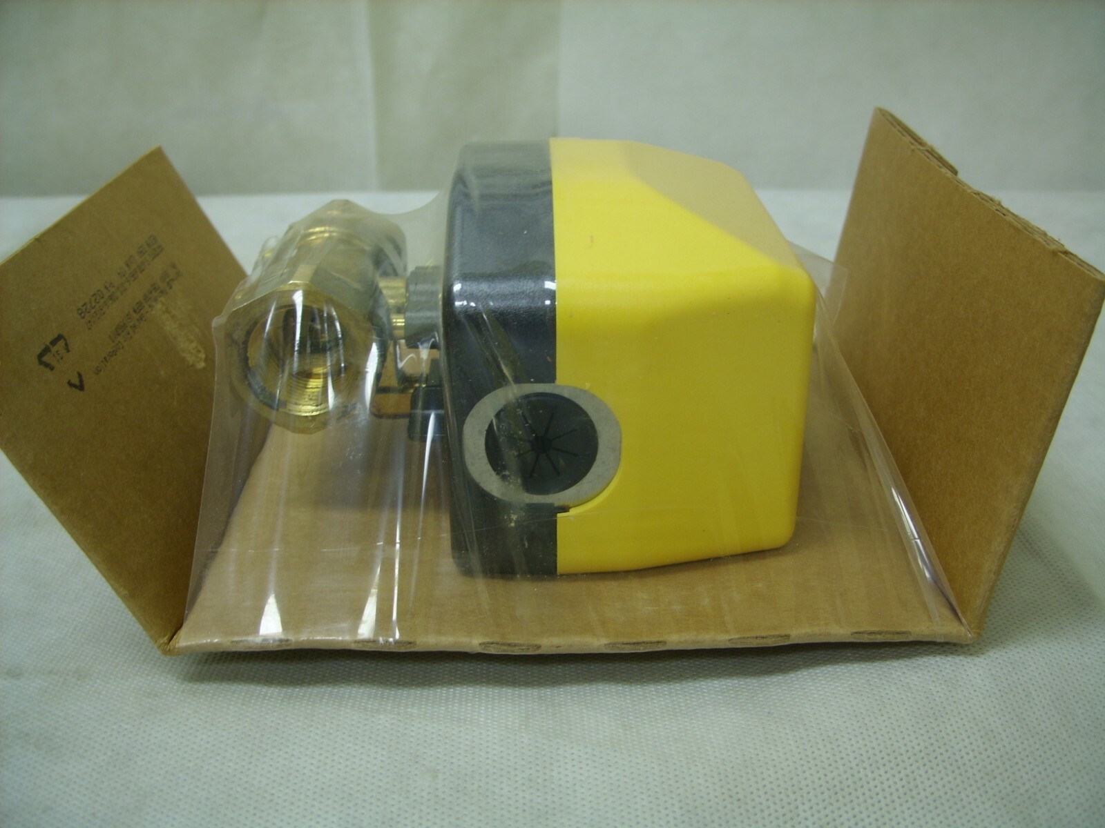 TAC Schneider Invensys – 3/4″ 2-Way Ball Valve & Actuator Assy. VBB2N15+M123A00