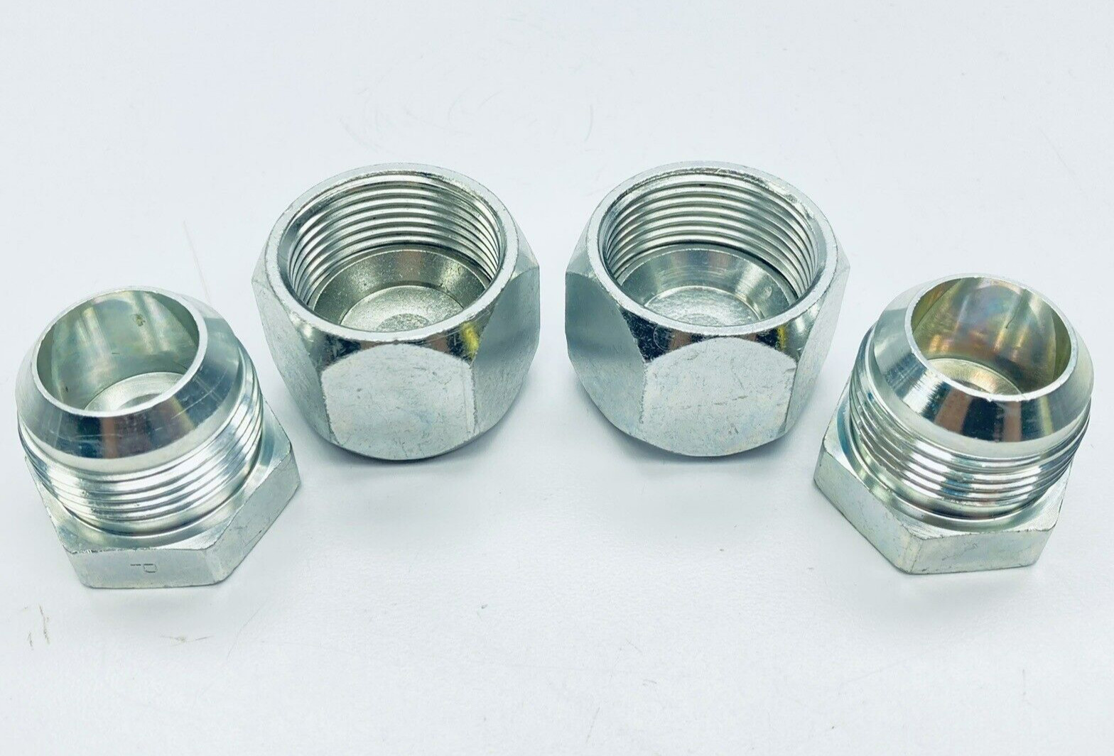 2 SETS OF UNUSED PARKER SMA-16 1-5/16″ HEX PLUGS FOR HYDRAULICS MALE & FEMALE
