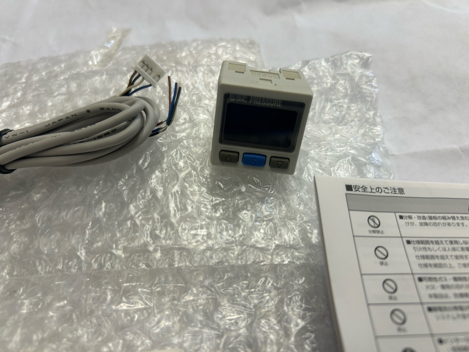 New SMC ISE30A-N01-B-L Digital Pressure Switch