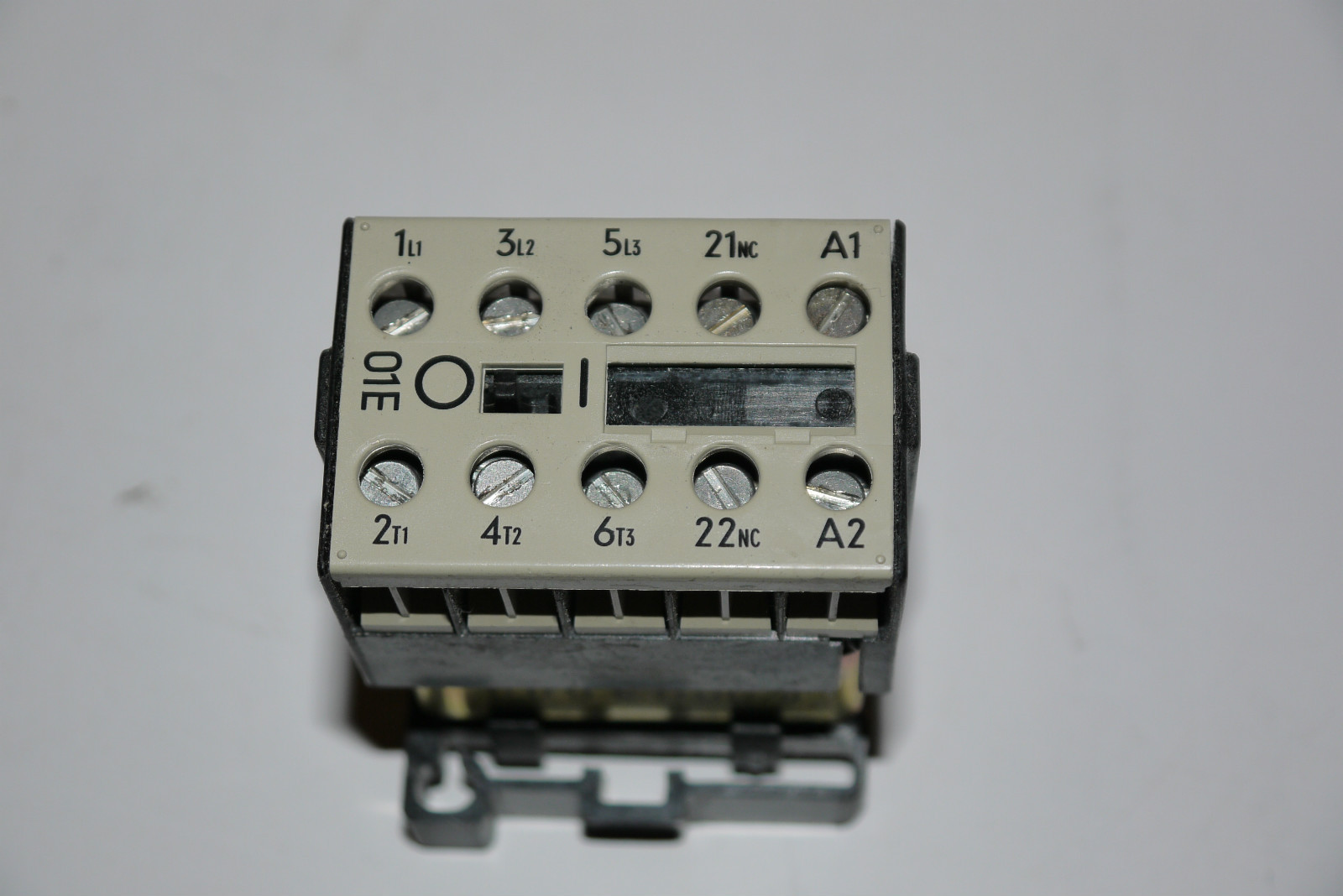 SIEMENS FURNAS ELECTRIC 3TJ5001-0BB4 CONTACTOR 4 POLE 24 VDC