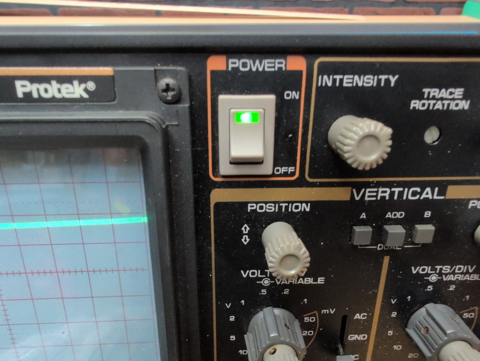 PROTEK VINTAGE ANALOG OSCILOSCOPE P-3502C 20MHZ w/Case/2 Probe Kits/Cable WORKS!
