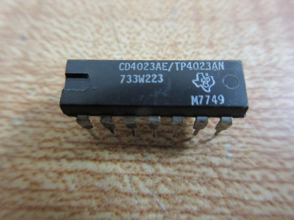 Texas Instruments CD4023AE/TP4023AN Integrated Circuit (Pack of 3)