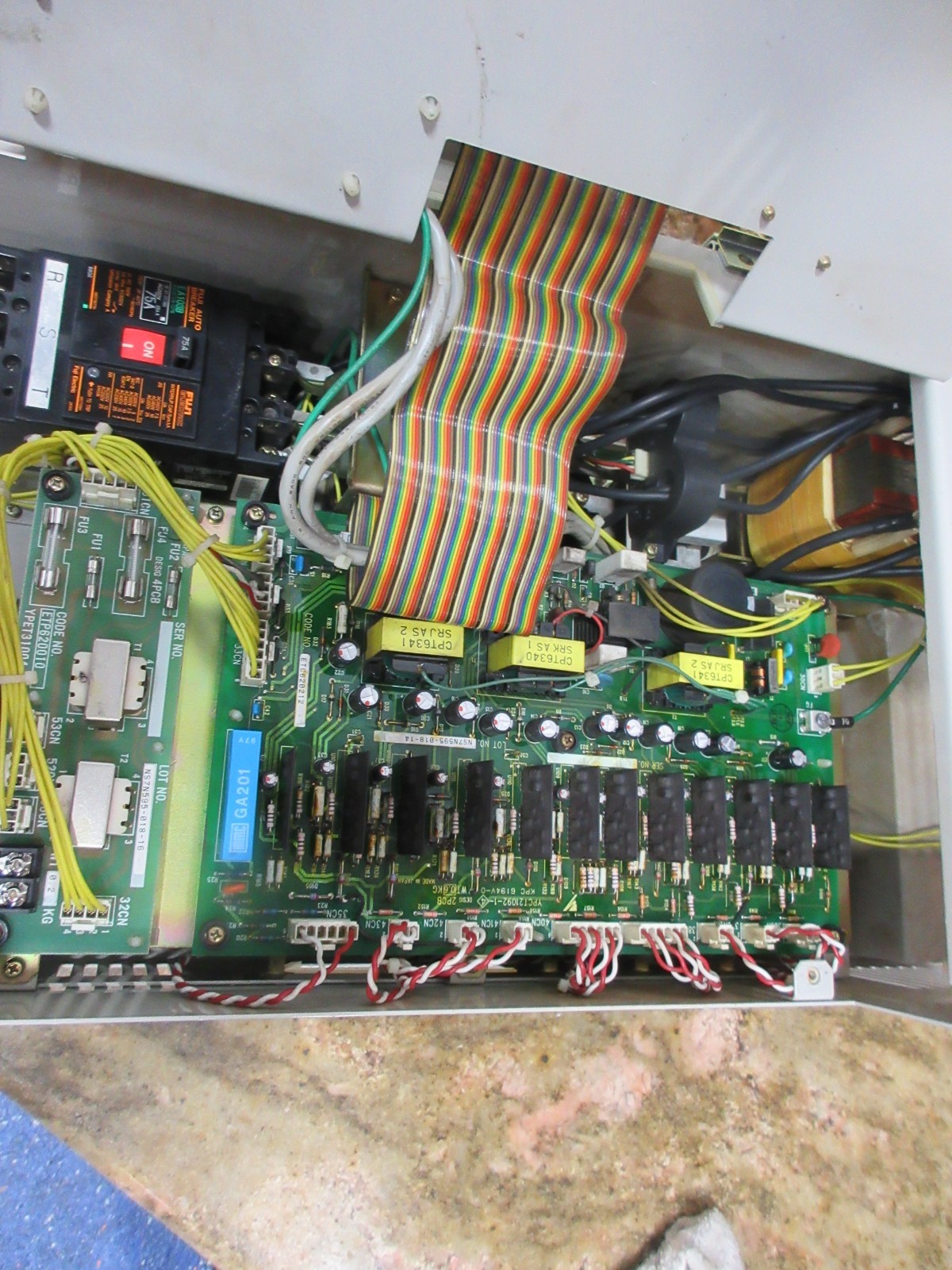 YASKAWA 626VM3 CIMR-VMS2011 AVR000379 YPHT31119-1A YPHT11014-1B YPCT21092-1-4