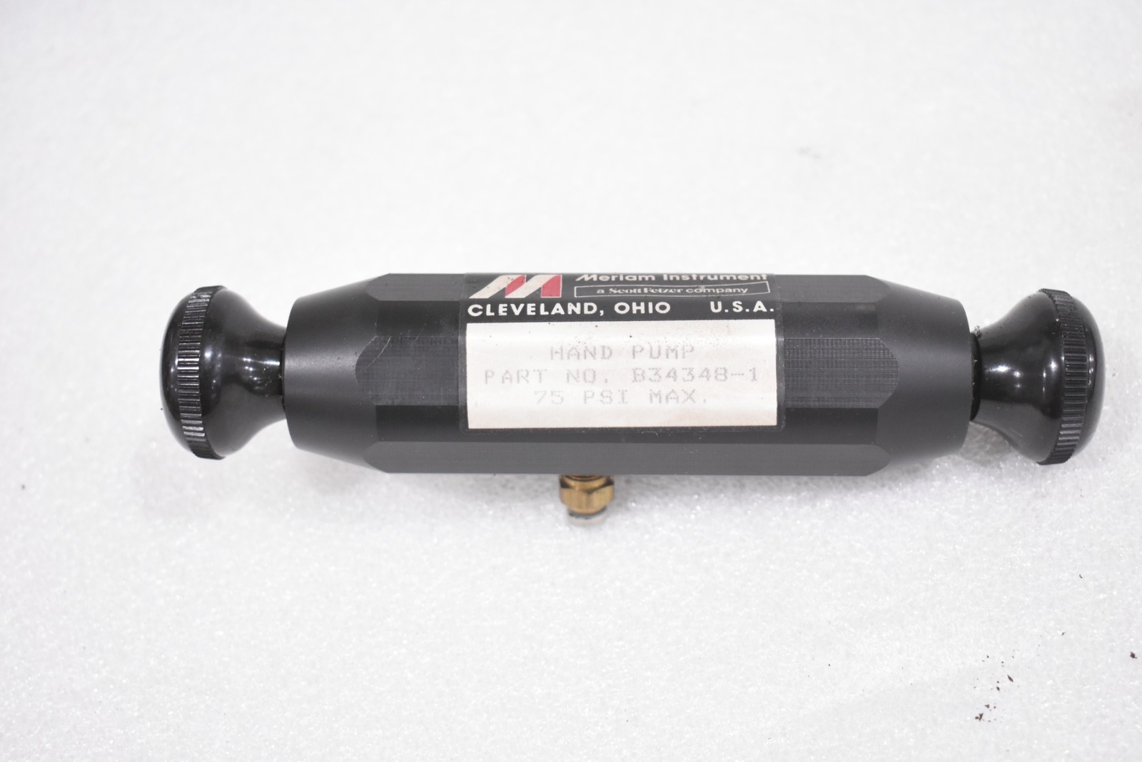 MERIAM DP2000I MERI-CAL DIGITAL MANOMETER/CALIBRATOR, 200-2000WC, 30MA, B34348-1