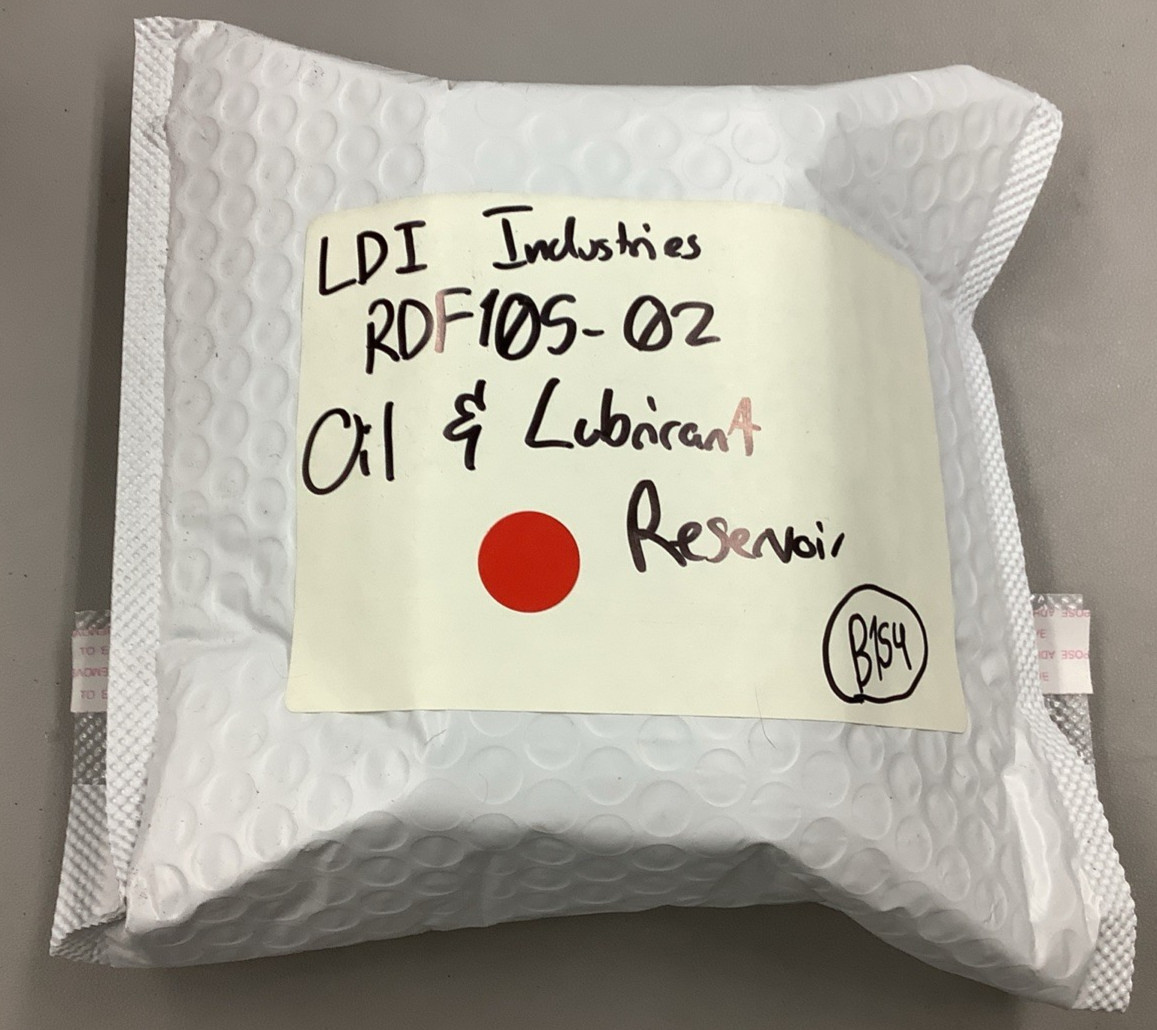 LDI Industries RDF105-02 Oil & Lubricant Reservoir 5oz 1/4NPT(B154)
