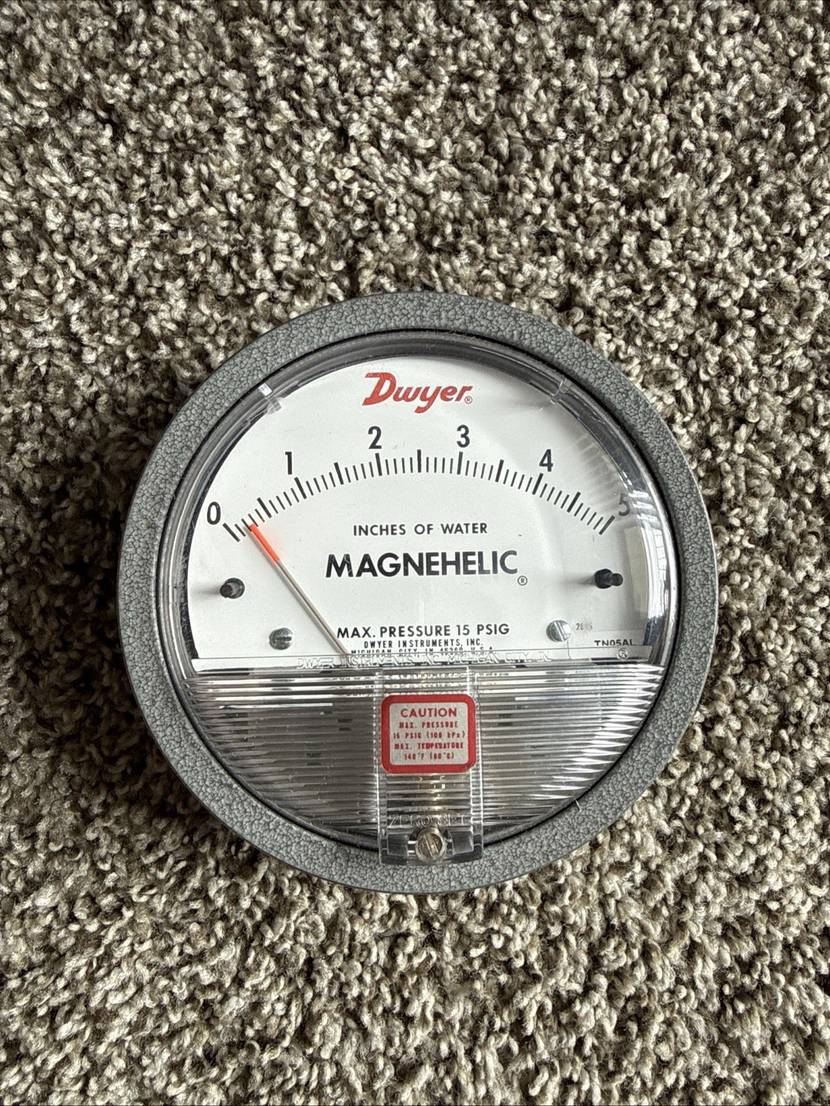 Dwyer Magnehelic 2005 Pressure Gauge 0-5 inches Water Max 15 PSIG