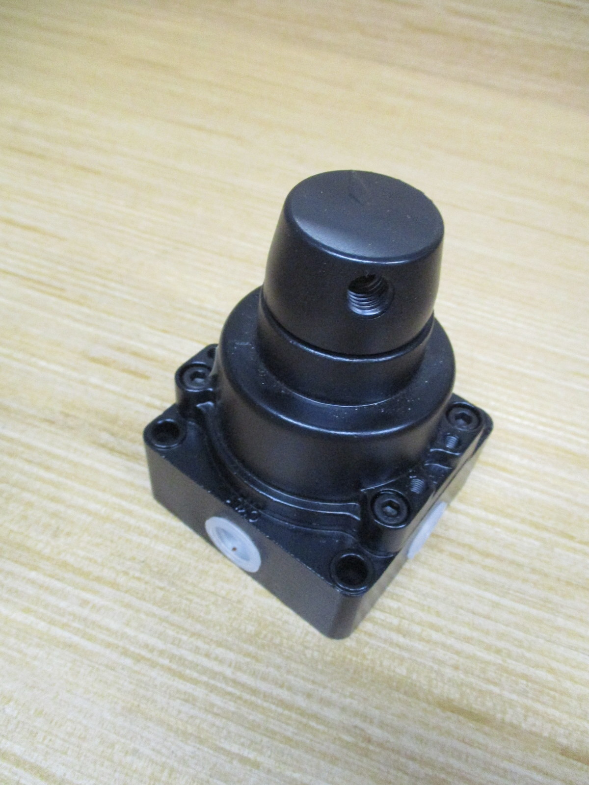Parker HVN4400-10 Manual Valve HVN440010 W/O Handle
