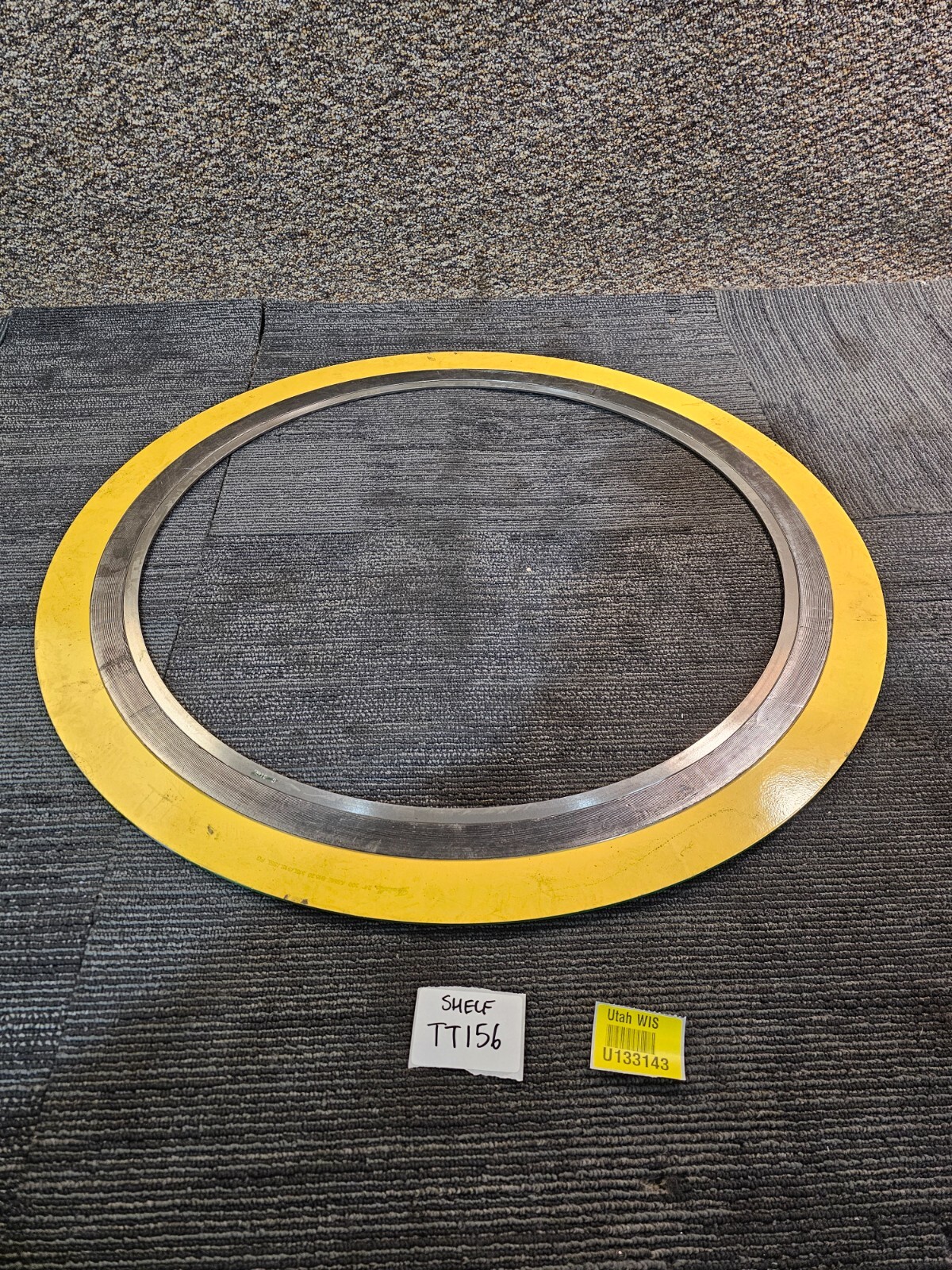 Flexitallic Spiral Wound Gasket 24″ 300 ASME B16.20 316L/316L/SEL FG 30″ Yellow