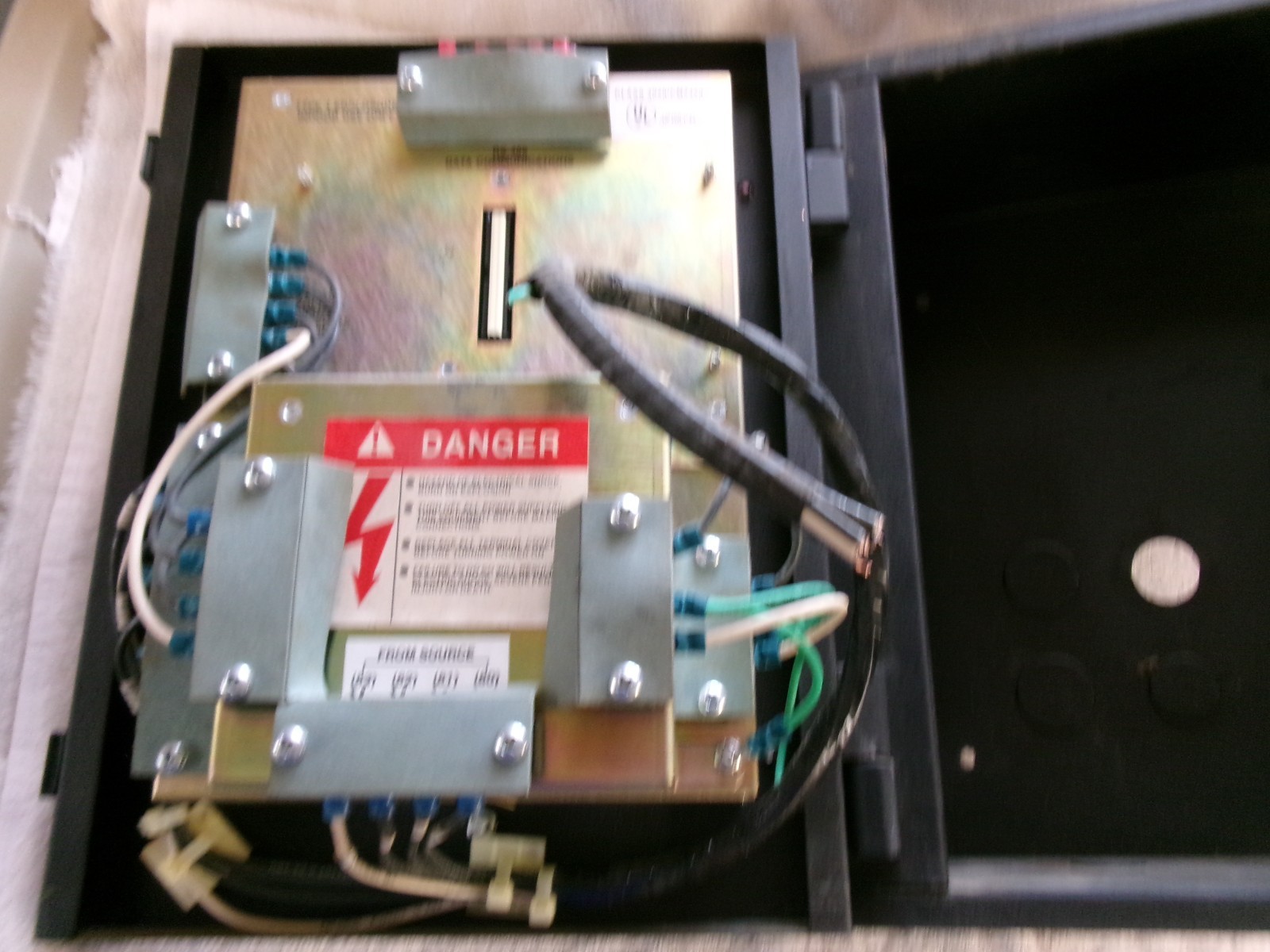 Square D PowerLogic Circuit Monitor 3090 VPM-277-C1 w/ Power Module 3020 CM-2350