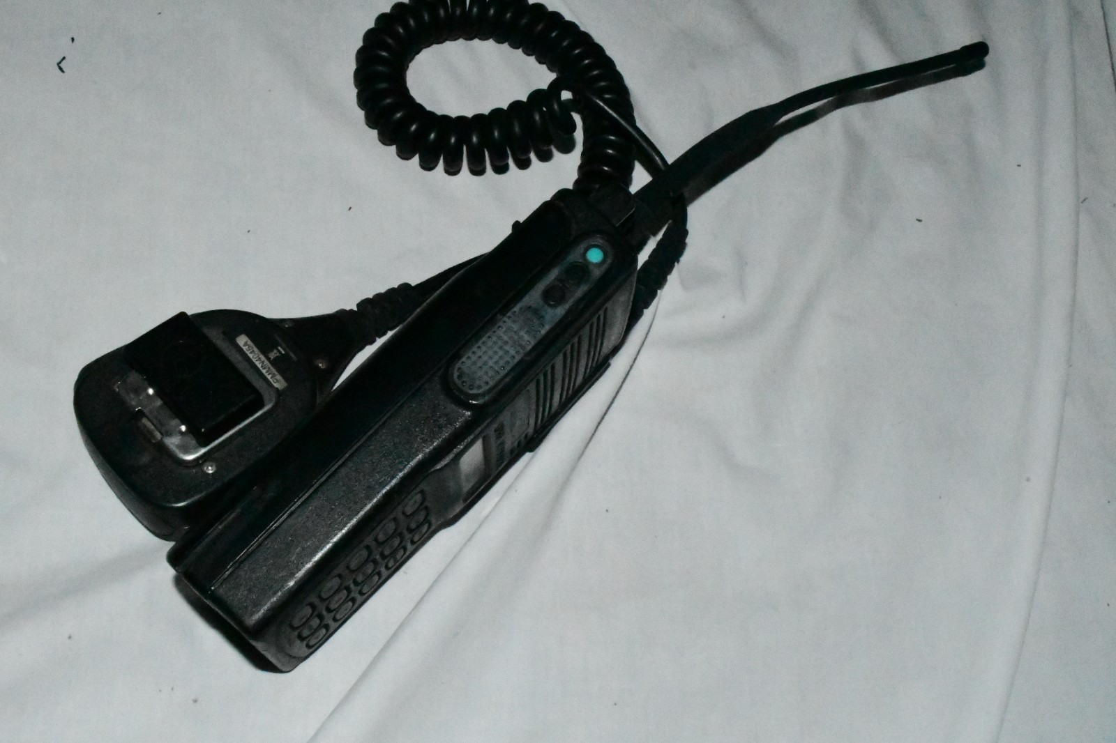 Motorola MT 2000 VHF Handheld Radio w/ battery and Mic H01KDH9AA7AN w6c #1