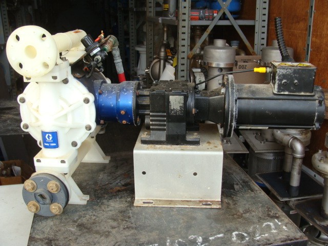 GRACO HUSKY 1050e DIAPHRAGM PUMP 650035 1050P-EA04BP2SPSPSPPT W/R27FAM56 GEARBOX