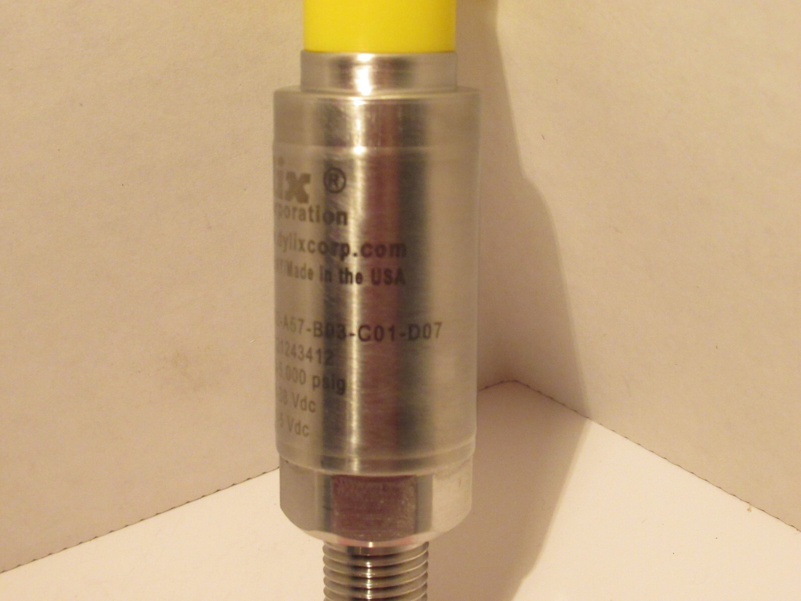 DYLIX MT2-PP502-A57-B03-C01-D07 PRESSURE TRANSMITTER NEW