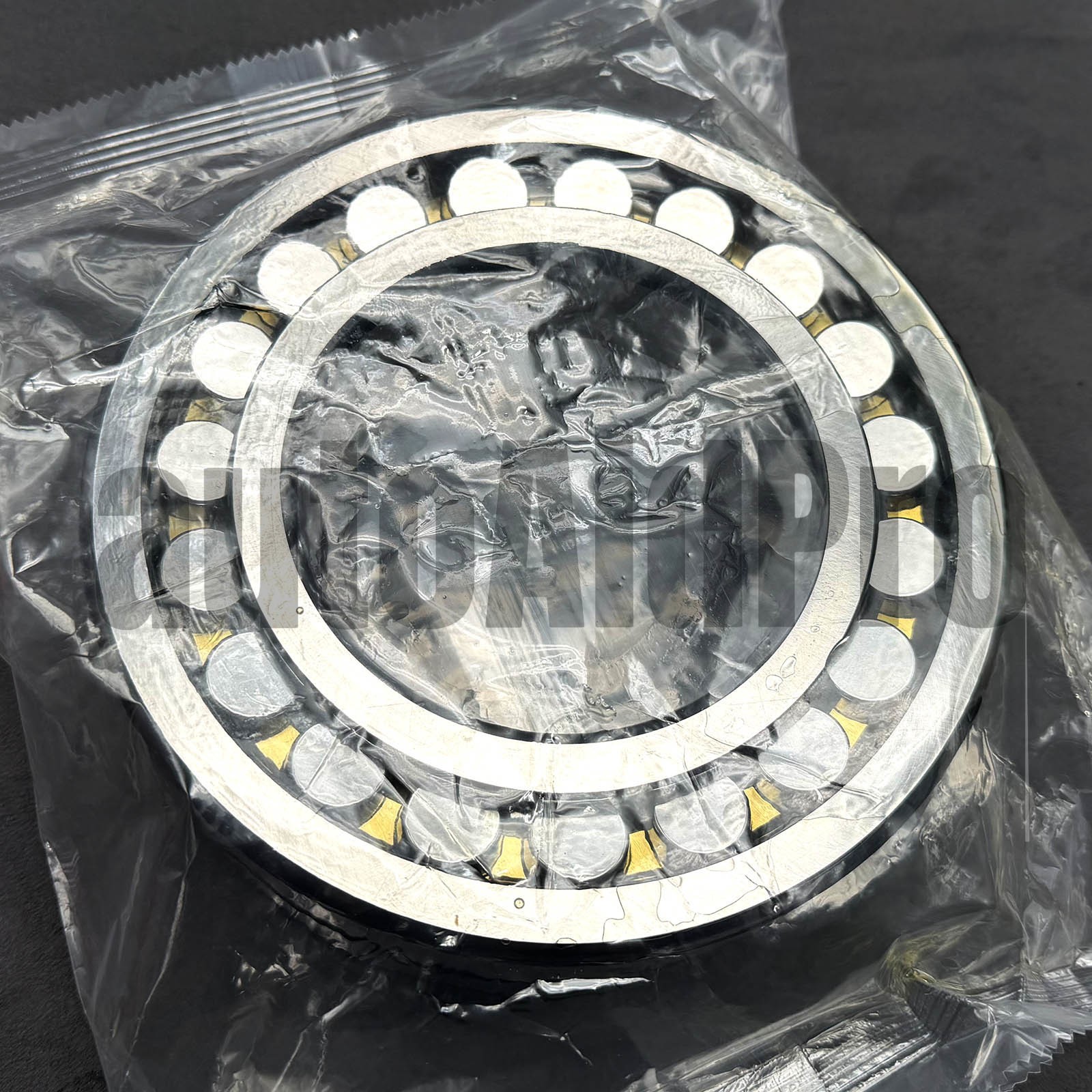 New Spherical Roller Bearing 23220-E1A-XL-M-C3 for FAG (Schaeffler)
