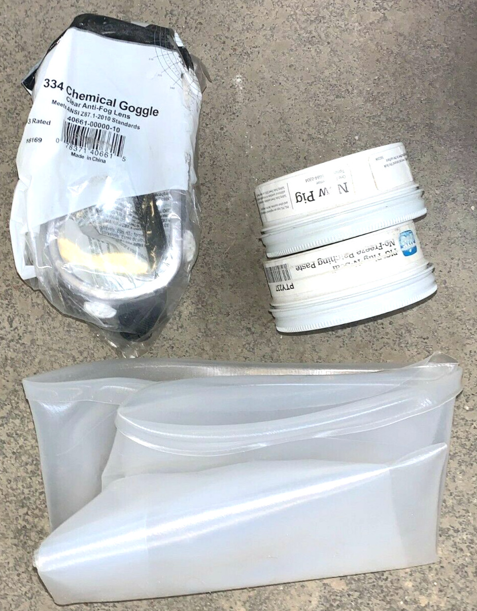 PIG SPILL KIT IN STOWAWAY BAG 622 6.5 GALLON CAP. UNIVERSAL/ OIL/ WATER/ SOLVENT