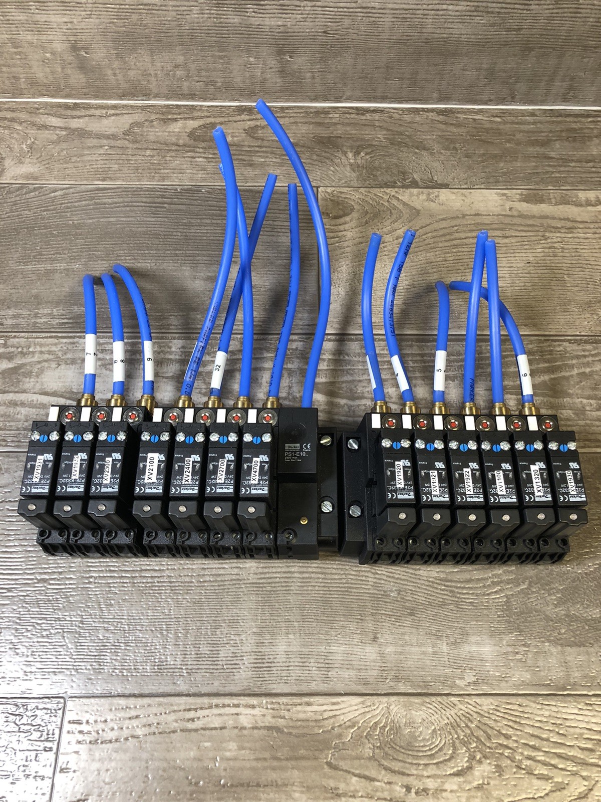 Parker PS1-E11.. Pneumatic Modular Valve P2E-KS32C 24V DC (LOT OF 13)