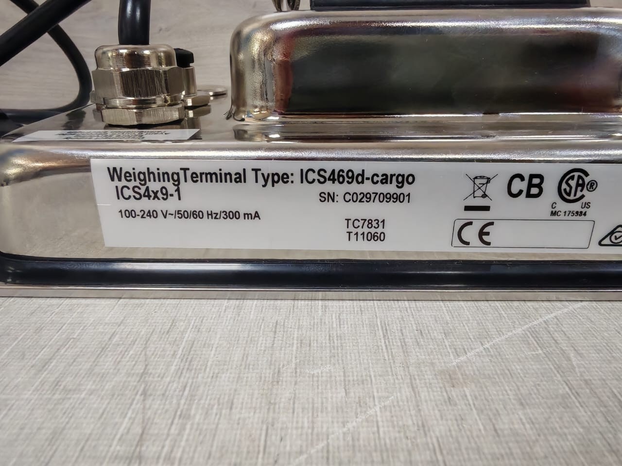 METTLER TOLEDO ICS469 WEIGHING TERMINAL TYPE: ICS249d-CARGO ICS4x9-1