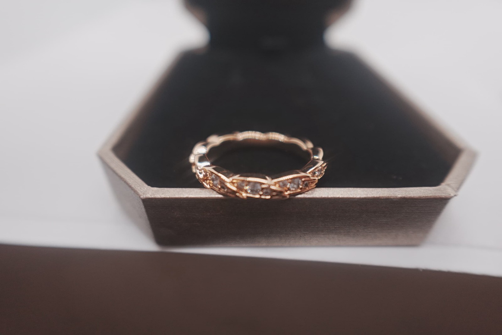 GIFT.Tlffany&co Narrow Ring in 18K Yellow Gold with Pavé Diamonds. USA Size 6