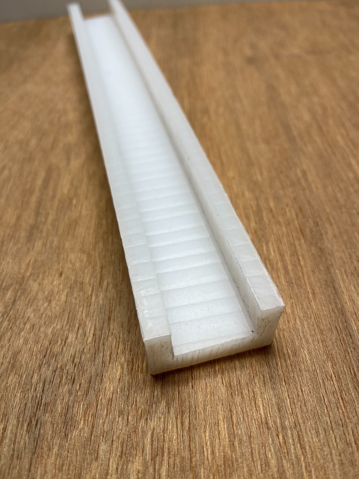 1-1/2″ W X 7/8″ H 12″ L 1/4″ Leg 1″ W Slot UHMW Polyethylene U-Channel White USA