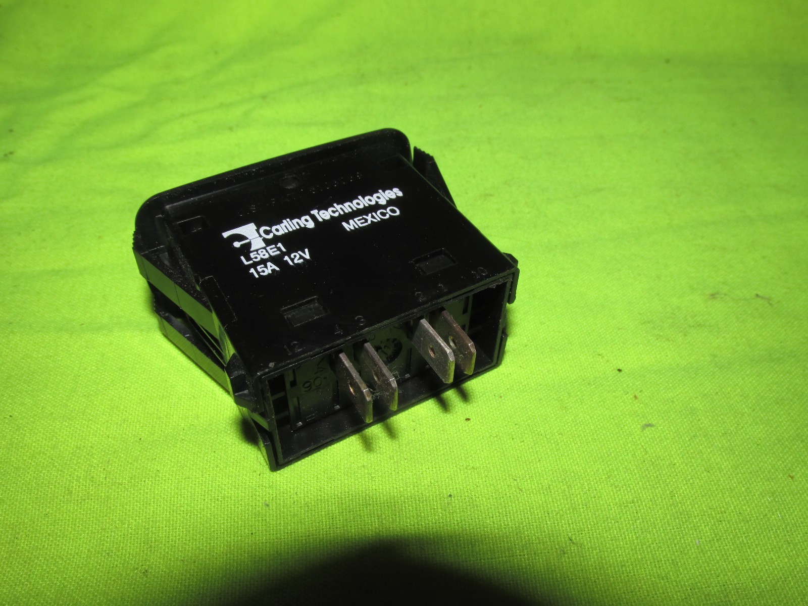 2 pcs CARLING technologies 15a 12v 4 pin 3 position rock switch NEW SURPLUS