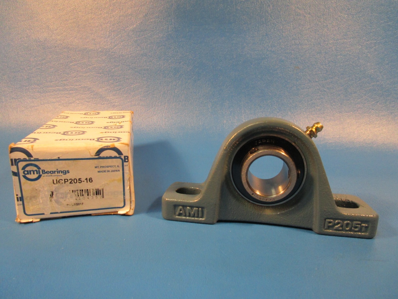 AMI UCP205-16 Pillow Block Ball Bearing Unit – Two Bolt Base, 1 in Bore