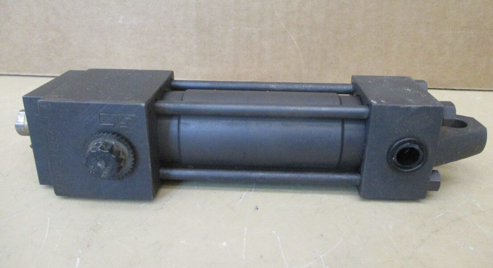 Parker Fluidpower Cylinder 01.00 CBB 2ANUS19MC 2.000 250 PSI AIR 1062OMF