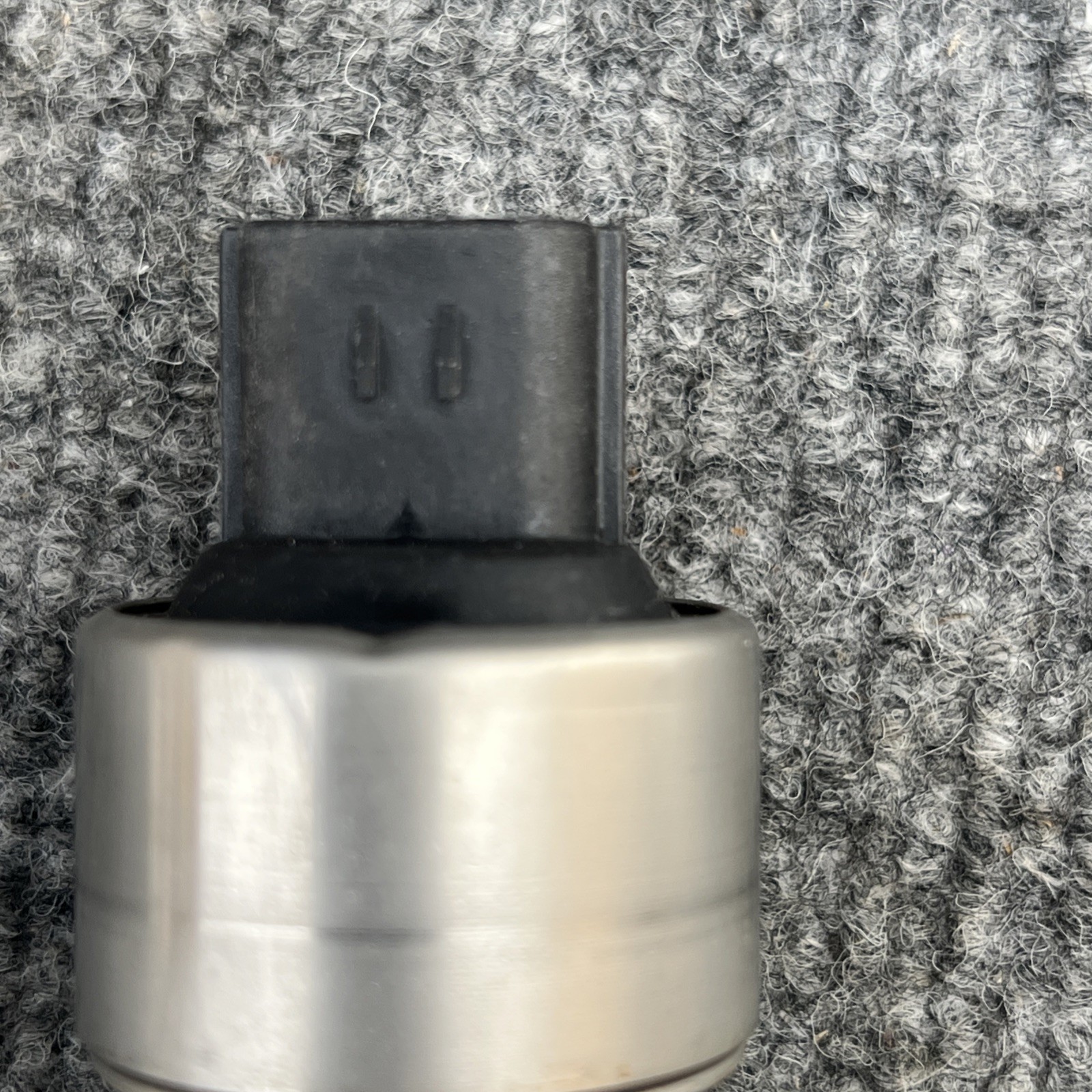 York International 325-25927-600 Oil Pressure Transducer New Other