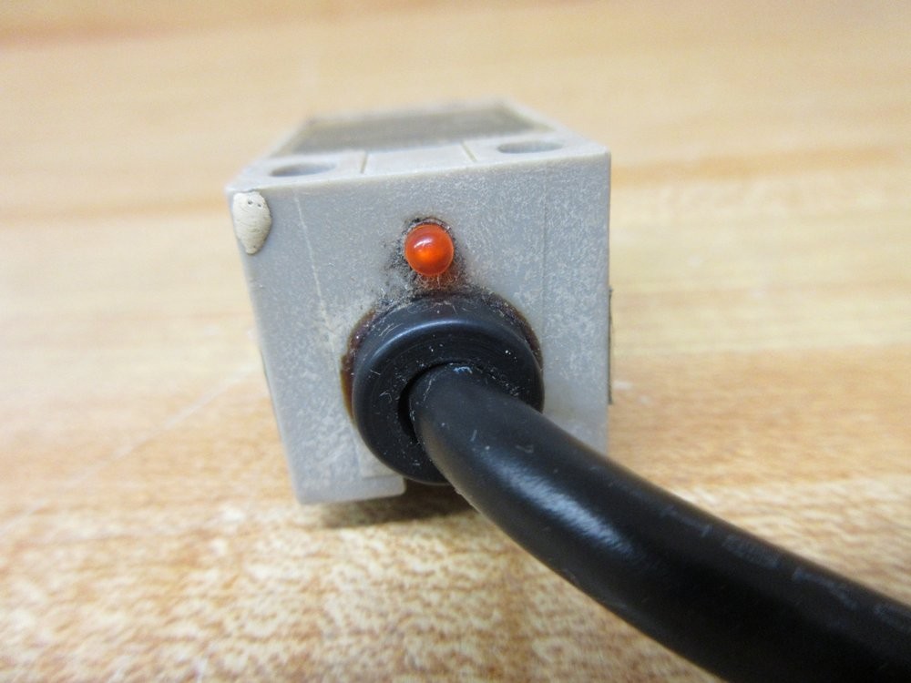Fuji Electric PEW-14L/N Proximity Switch PEW14LN