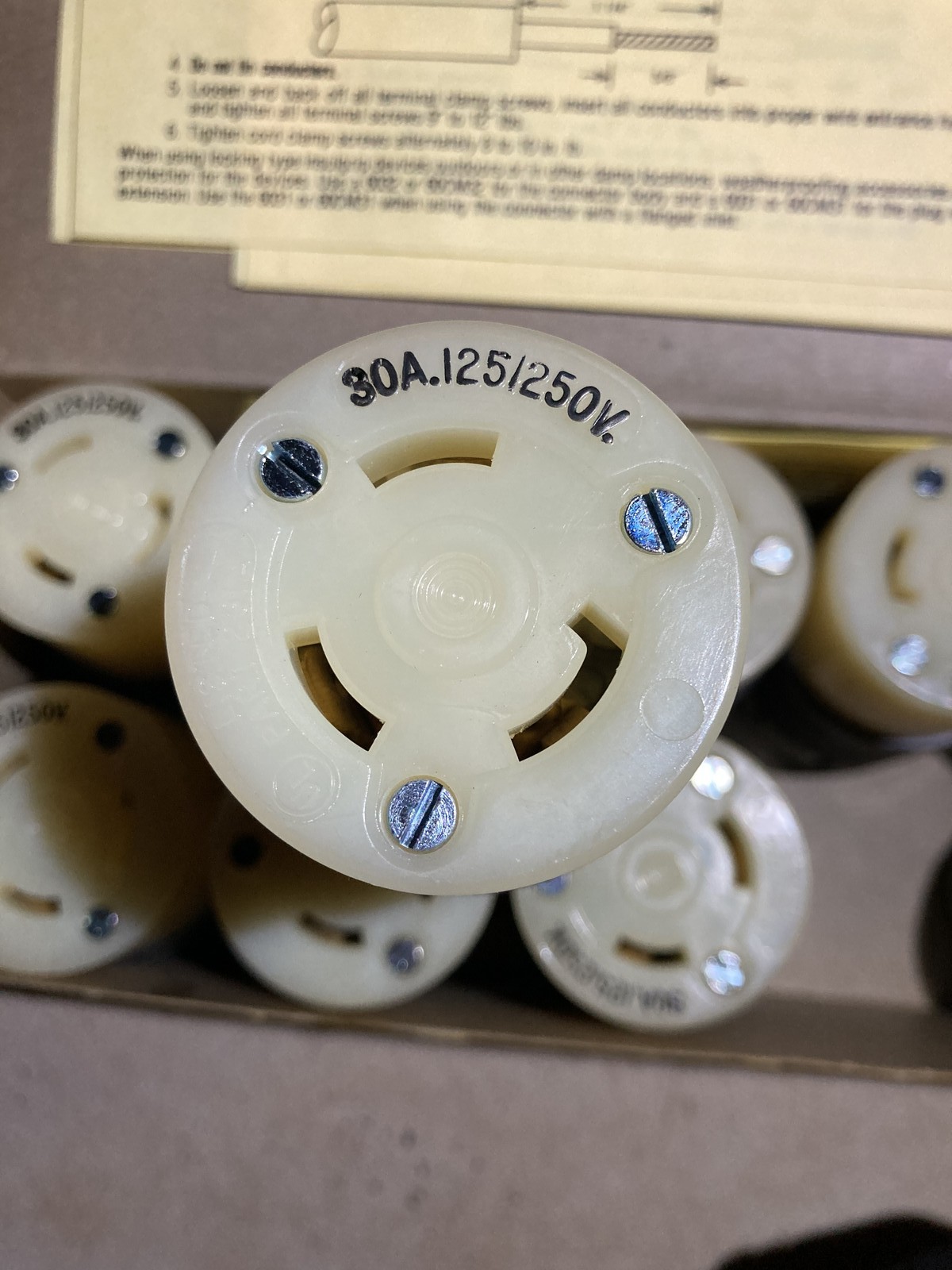HUBBELL INC HBL3333C CONNECTOR