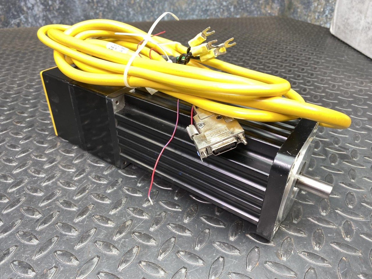 Parker Hannifin CM923KE-4021 Brushless Servo Motor 340V 7500RPM Refurbished