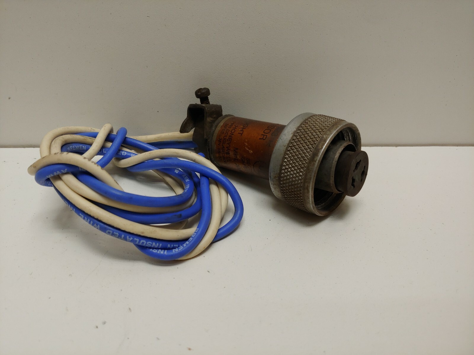GUARANTEED! HONEYWELL UV SENSOR C7035A-1023