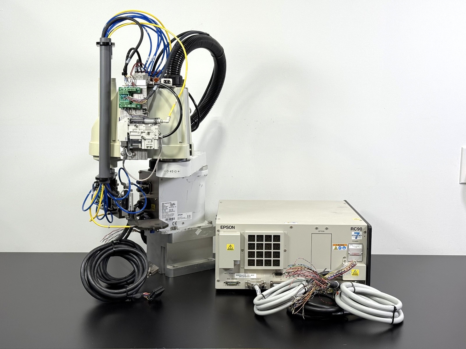 Seiko Epson LS3-401S 4-Axis SCARA Robot w/ RC90 Controller 200–240VAC Test