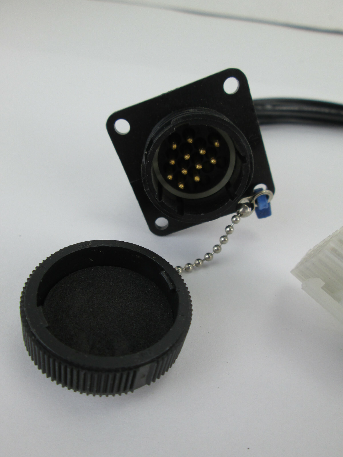 New Cable Assembly 710309.1 Tyco 206036-4 1209 Connector Plug w Cap