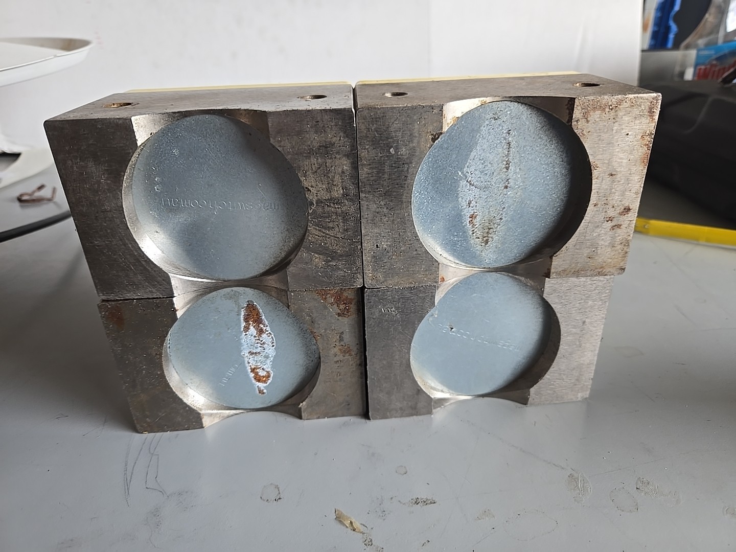 Set of 4 MAGSWITCH Magsquare 1000 – Magnetic Welding Square – 1000 lb Max Pull