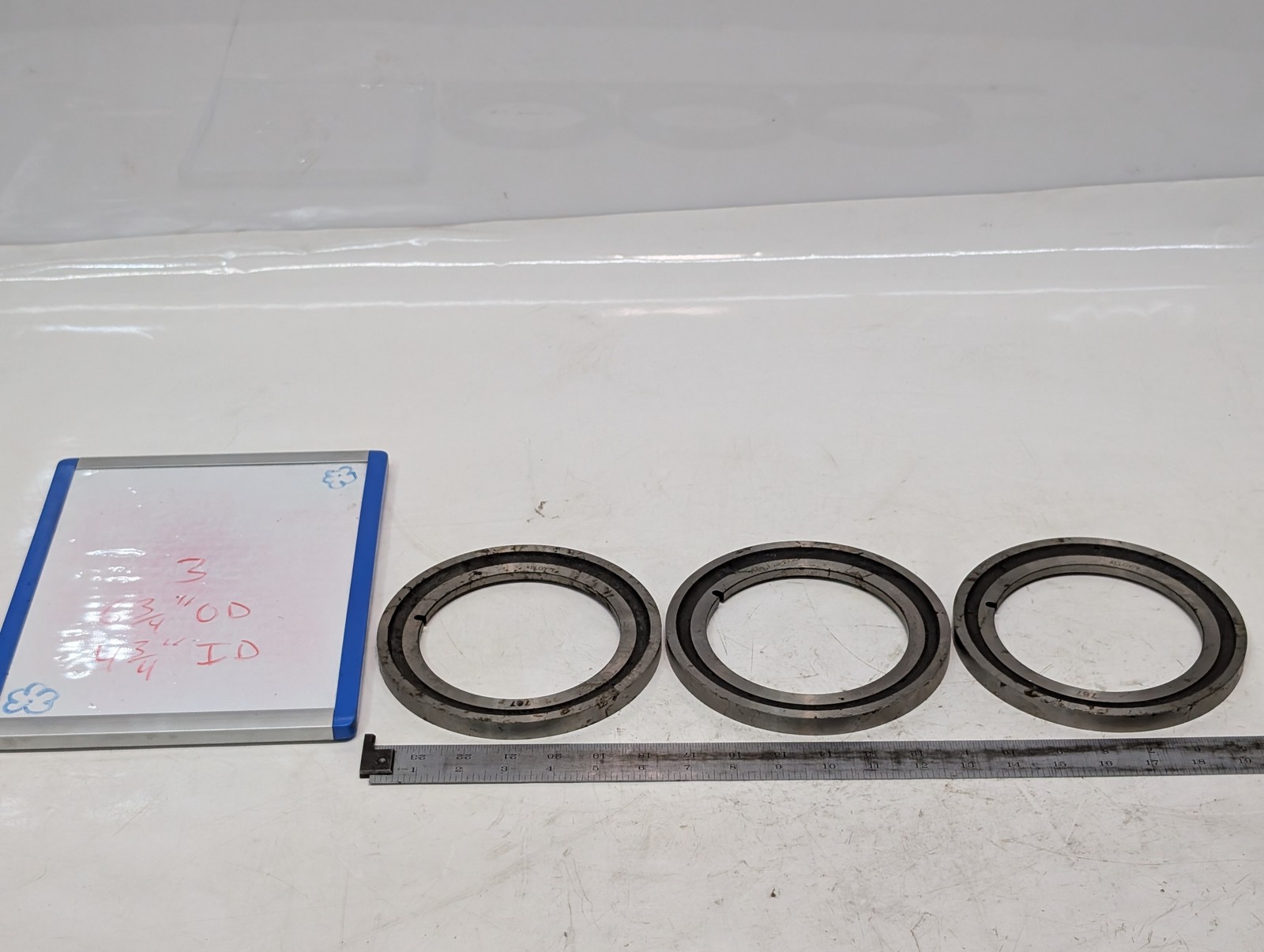 Lot of 3 Alloy T 767 split metal seal rings 6-3/4in OD 4.75in ID industrial
