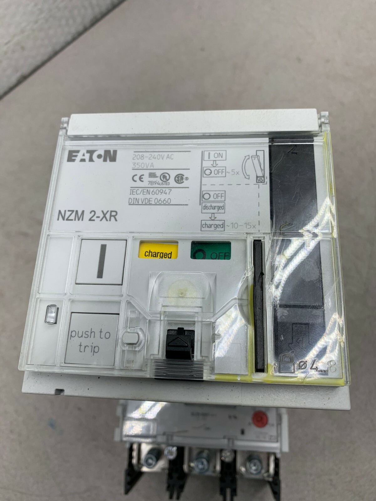 NEW EATON MOELLER 125AMP BREAKER WITH SYNCHRONIZED REMOTE OPERATOR NZM 2-XR