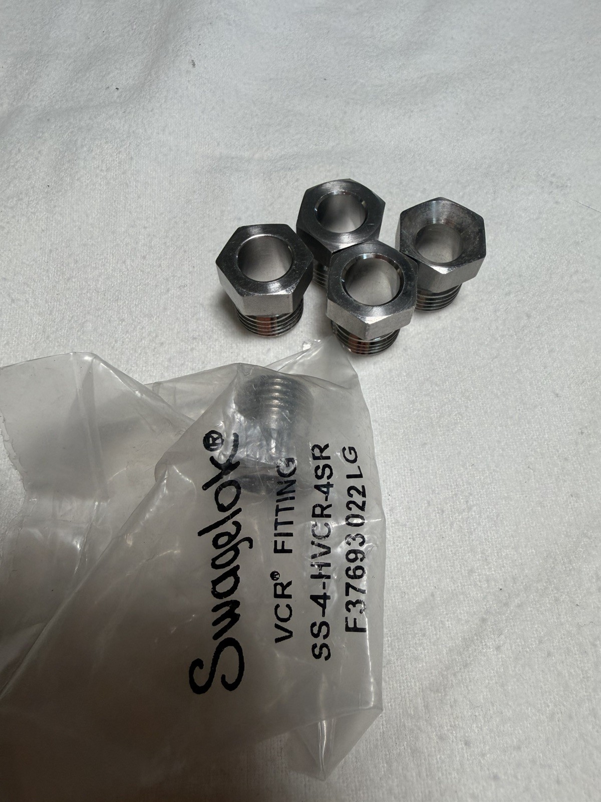 SWAGELOK Male Nut 1/4″ VCR, SS-4-HVCR-4SR, LOT OF 5 (D4)