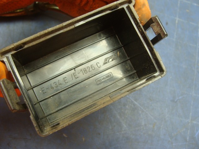 PETERBILT 330 FUSE/RELAY BOX E-434E/E-1826C W/4 HELLA RELAYS 4RD931524-02