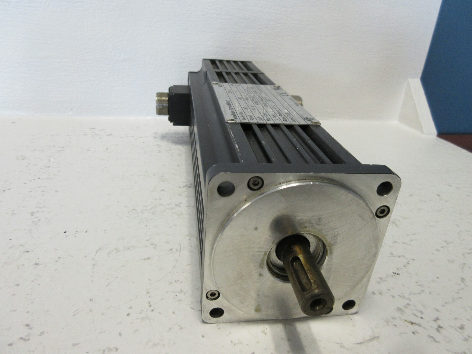 MODICON S33F-R00-F020 USED SERVO MOTOR 1.05 HP 2500 RPM S33FR00F020