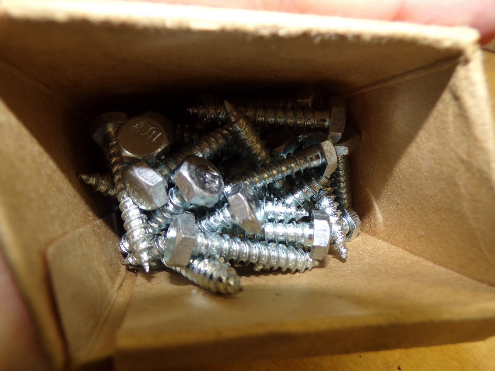 NEW Lag Screw Coarse Thread Hex-Head 1/4″ x 1-1/2″ 01260, Lot of 65