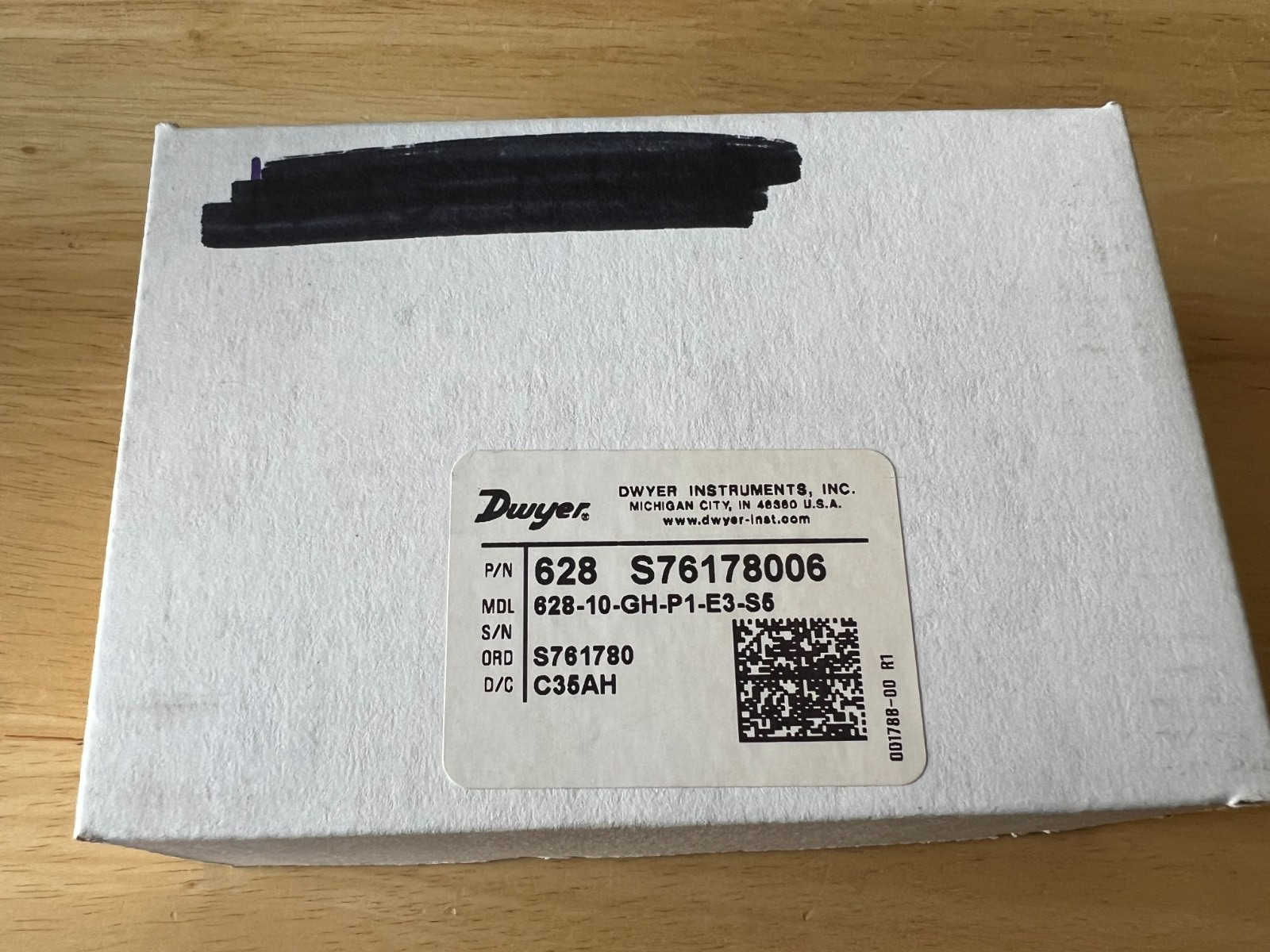 Dwyer 628-10-GH-P1-E1-S5 Industrial Pressure Transmitter 0-100 psi, 0-10VDC Out