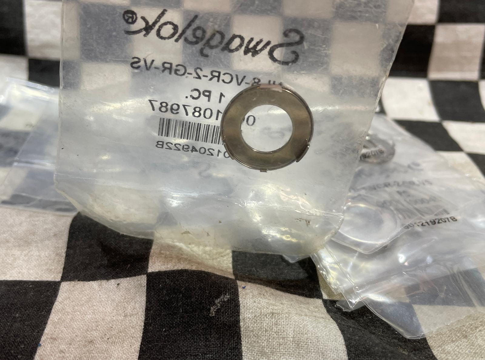 SWAGELOK VCR Face Seal 1/2″, NI-8-VCR-2-GR-VS, LOT OF 11, SHIPSAMEDAY#1327D4